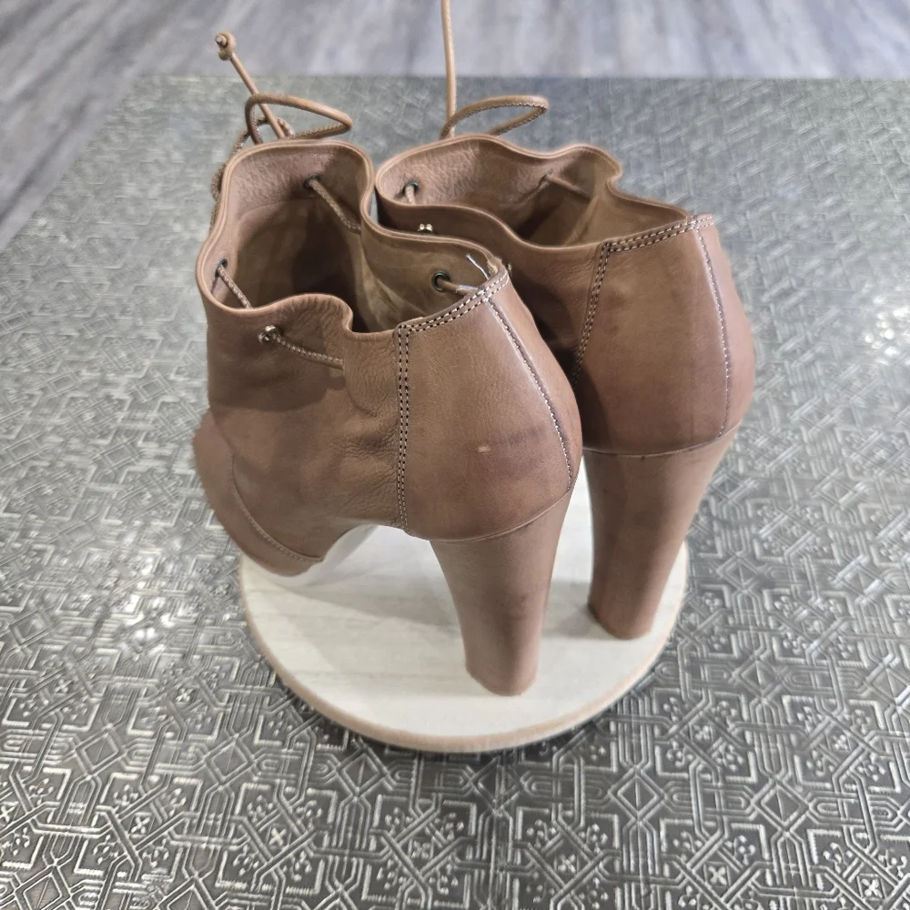 🐢 Fendi Peep Toe Heels 4.5" Soft Leather! Size 38EUR 7.5-8 US - Picture 10 of 17